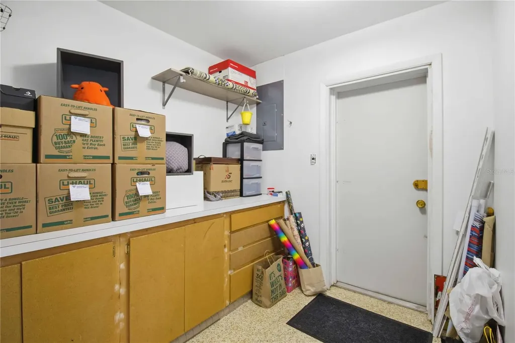 330 Crosby Court Sarasota FL 34237
