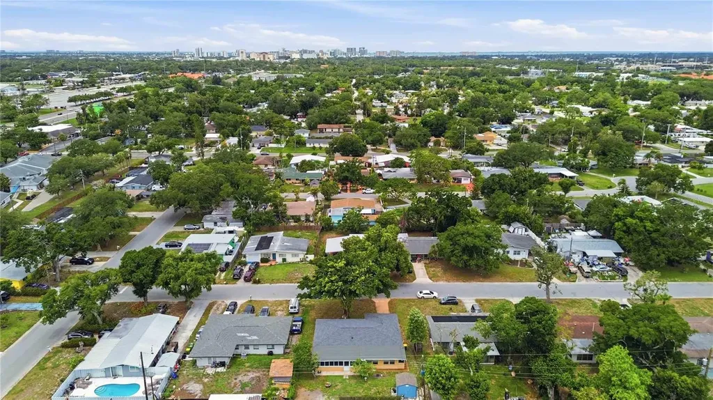 330 Crosby Court Sarasota FL 34237