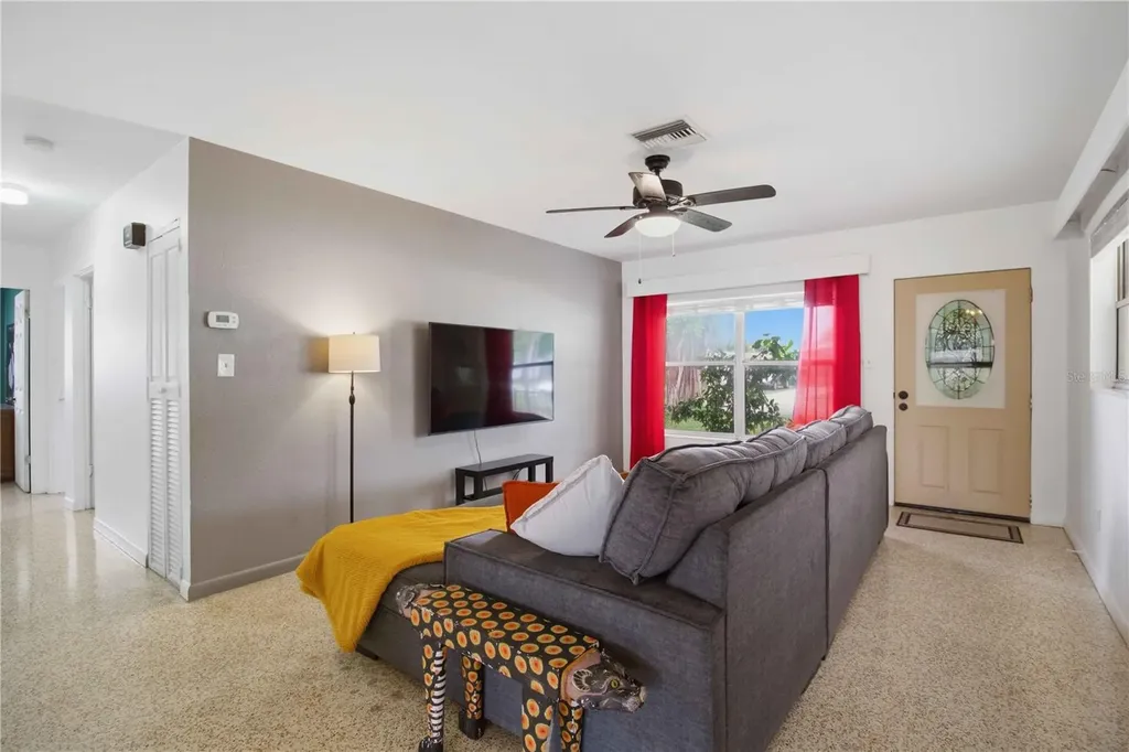 330 Crosby Court Sarasota FL 34237