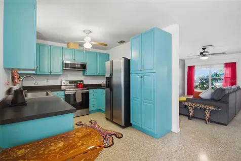 330 Crosby Court Sarasota FL 34237
