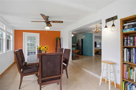 330 Crosby Court Sarasota FL 34237
