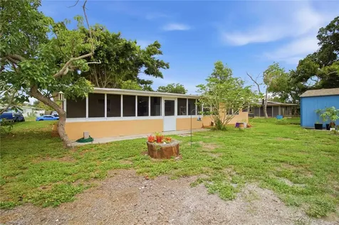 330 Crosby Court Sarasota FL 34237