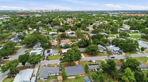 330 Crosby Court Sarasota FL 34237
