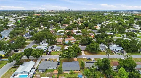 330 Crosby Court Sarasota FL 34237
