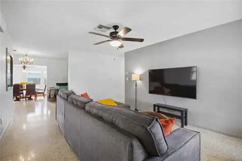 330 Crosby Court Sarasota FL 34237