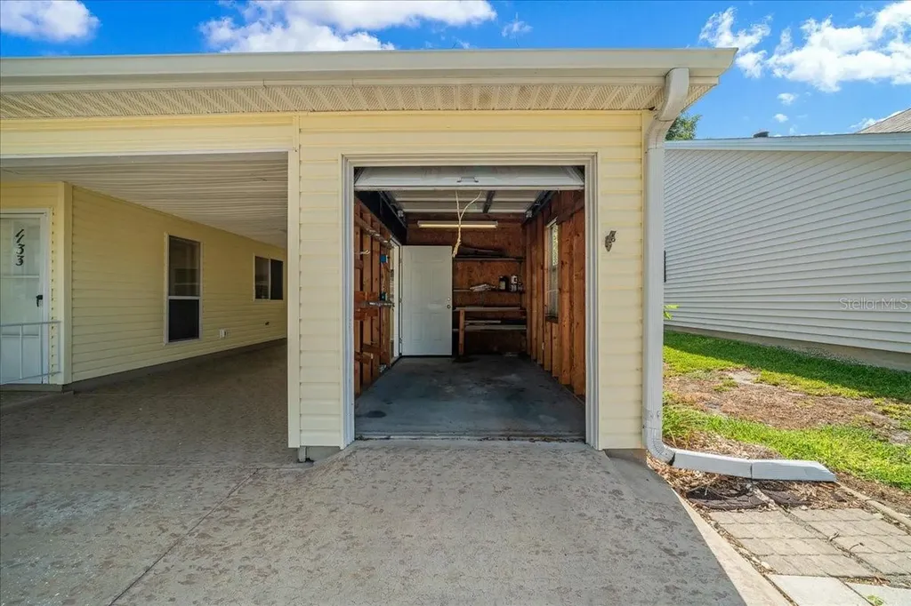 1133 Del Toro Drive Lady Lake FL 32159