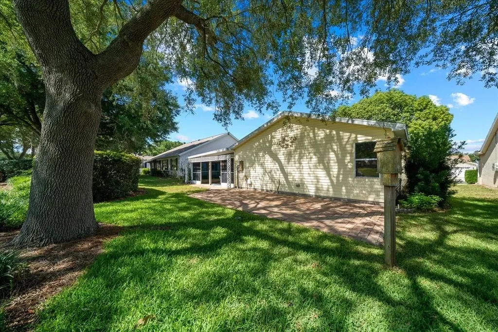 1133 Del Toro Drive Lady Lake FL 32159