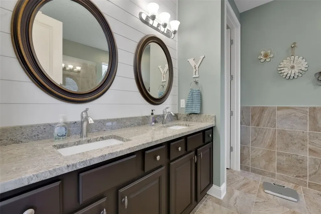 27 Sandy Beach Way Palm Coast FL 32137