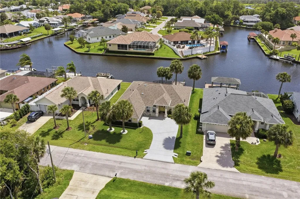 13 College Court Palm Coast FL 32137