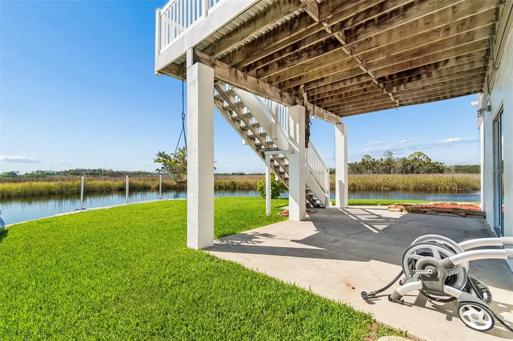 5247 Tropical Point Weeki Wachee FL 34607