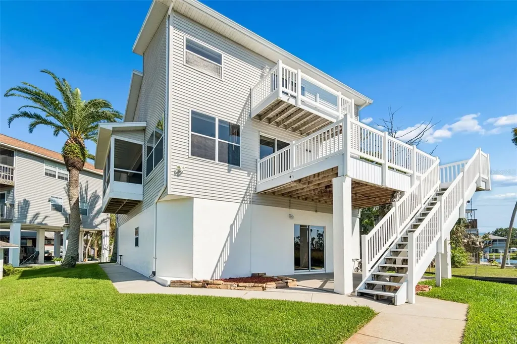 5247 Tropical Point Weeki Wachee FL 34607