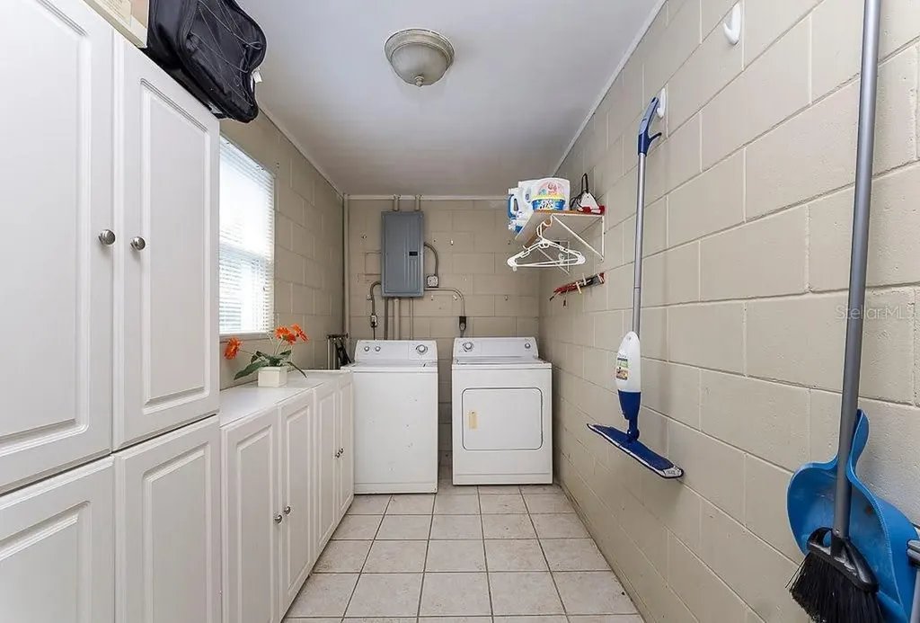 11 S University Circle Deland FL 32724