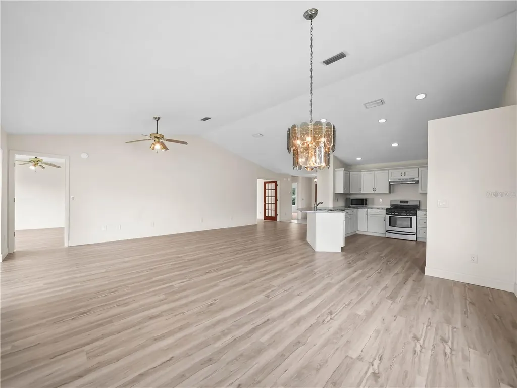 6341 Silver Lakes Drive W Lakeland FL 33810