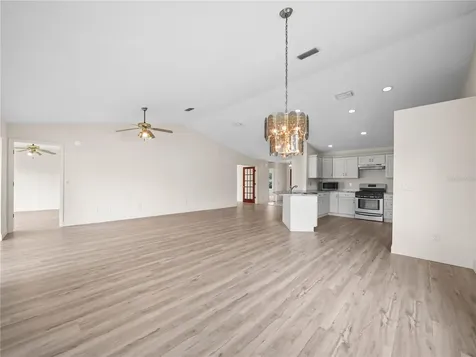 6341 Silver Lakes Drive W Lakeland FL 33810