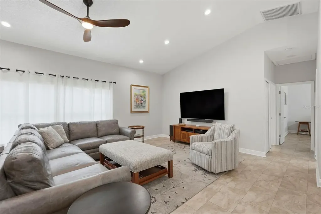 661 7th Avenue N Tierra Verde FL 33715