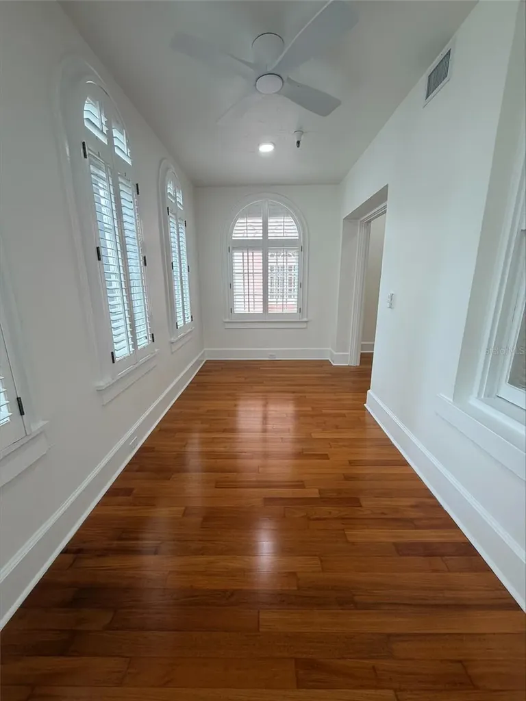 1221 N Palm Avenue Sarasota FL 34236