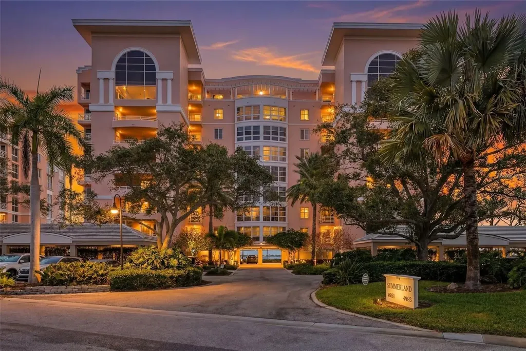 4981 Bacopa Lane S St Petersburg FL 33715