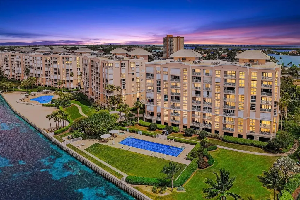 4981 Bacopa Lane S St Petersburg FL 33715
