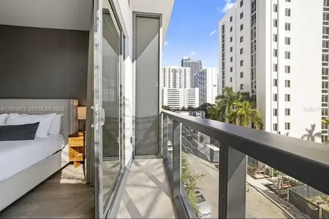 229 SW 9th Street Miami FL 33130