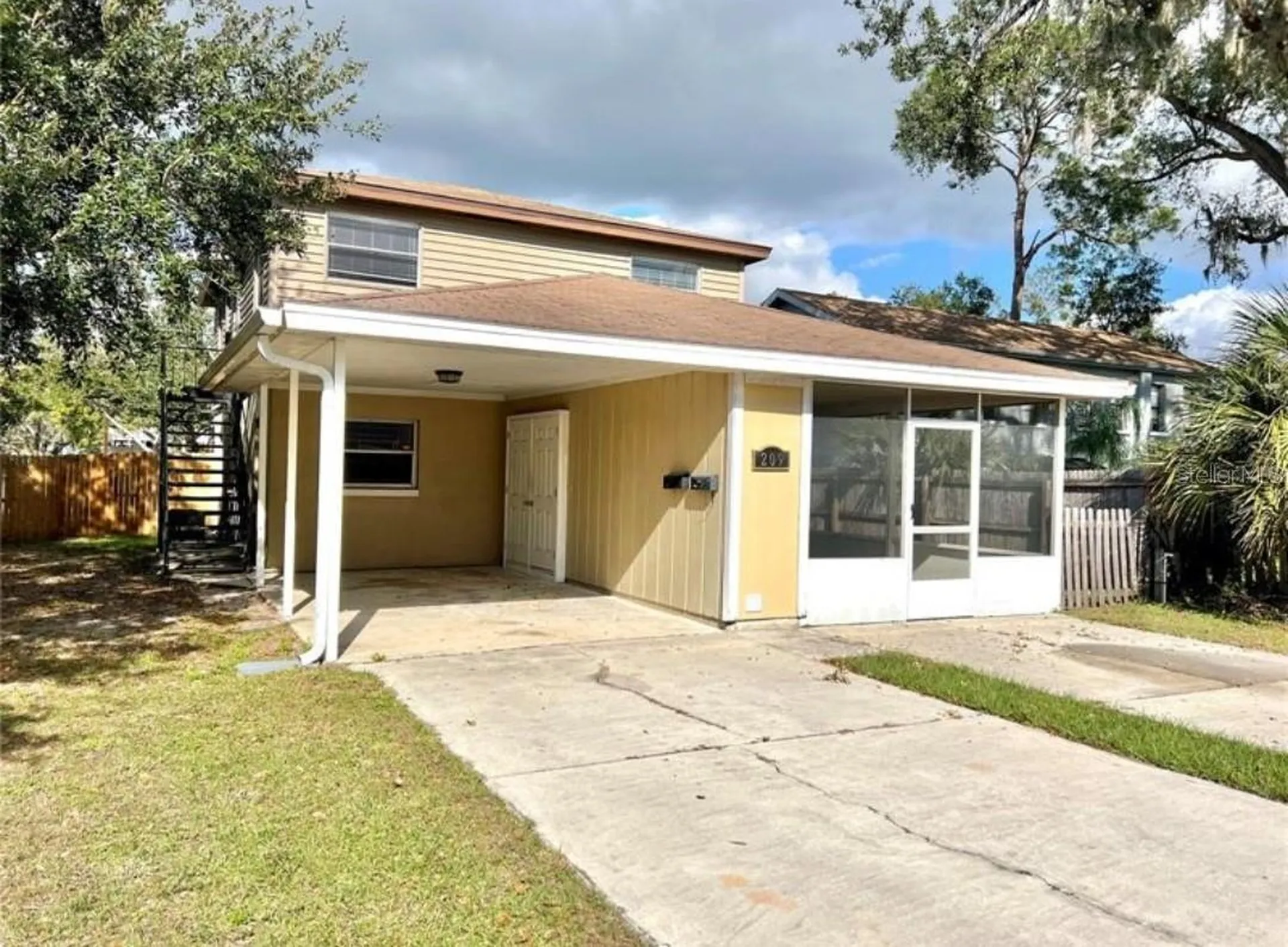 209 Avenue B SE Winter Haven FL 33880