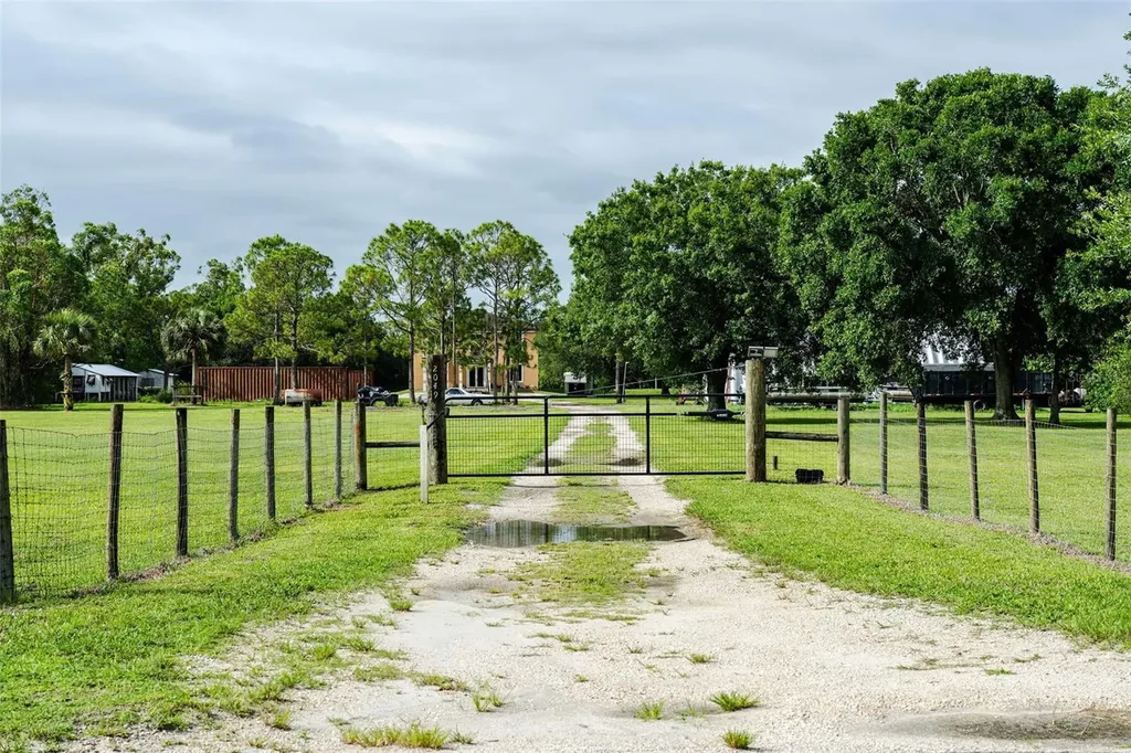 2049 Everhigh Acres Road Clewiston FL 33440