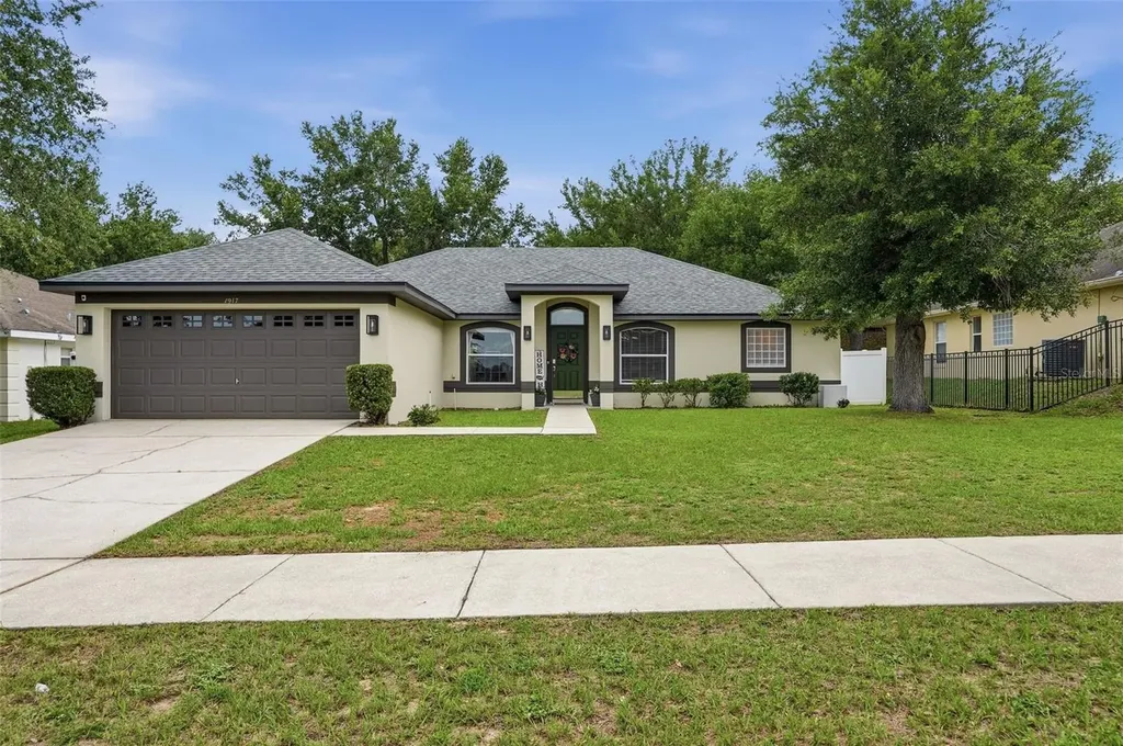 1917 Southern Oak Loop Minneola FL 34715