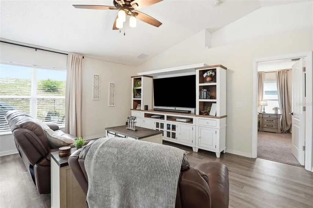 1917 Southern Oak Loop Minneola FL 34715