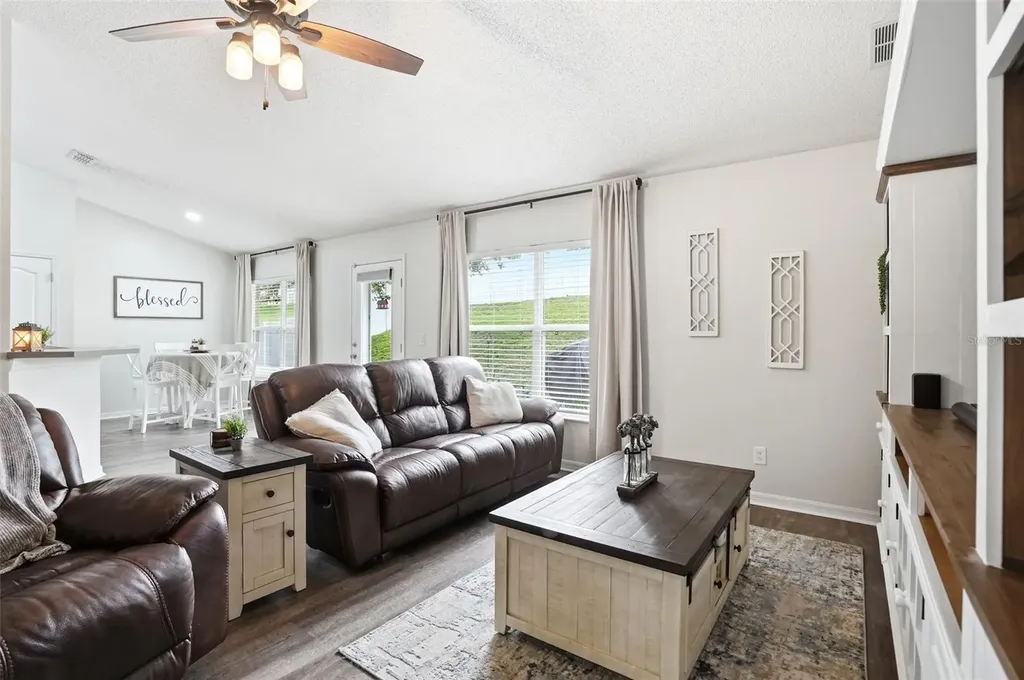 1917 Southern Oak Loop Minneola FL 34715