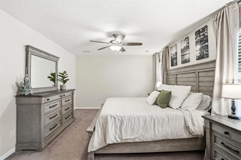 1917 Southern Oak Loop Minneola FL 34715