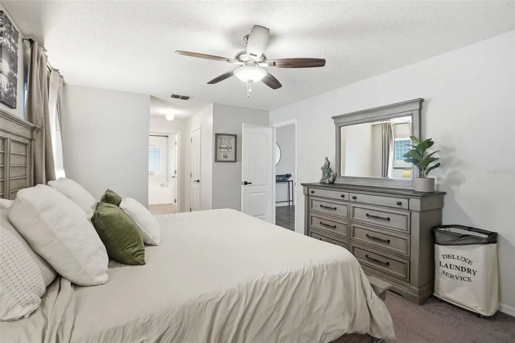 1917 Southern Oak Loop Minneola FL 34715