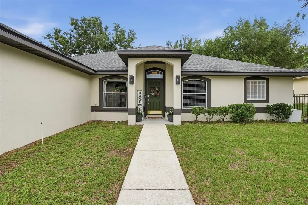 1917 Southern Oak Loop Minneola FL 34715