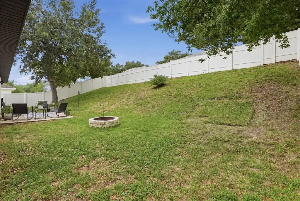 1917 Southern Oak Loop Minneola FL 34715