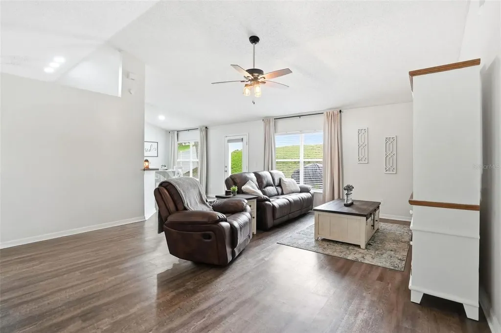 1917 Southern Oak Loop Minneola FL 34715