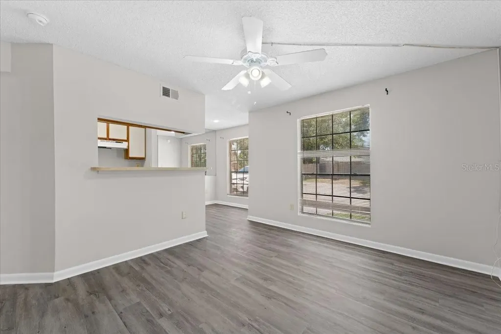 8641 Fancy Finch Drive Tampa FL 33614