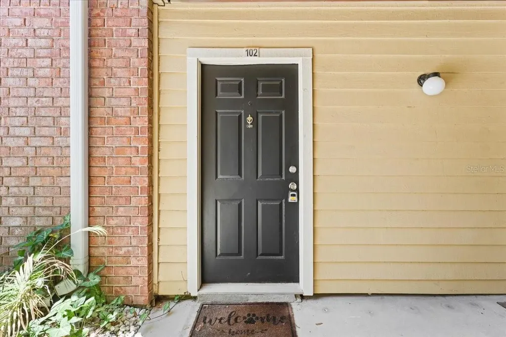 8641 Fancy Finch Drive Tampa FL 33614