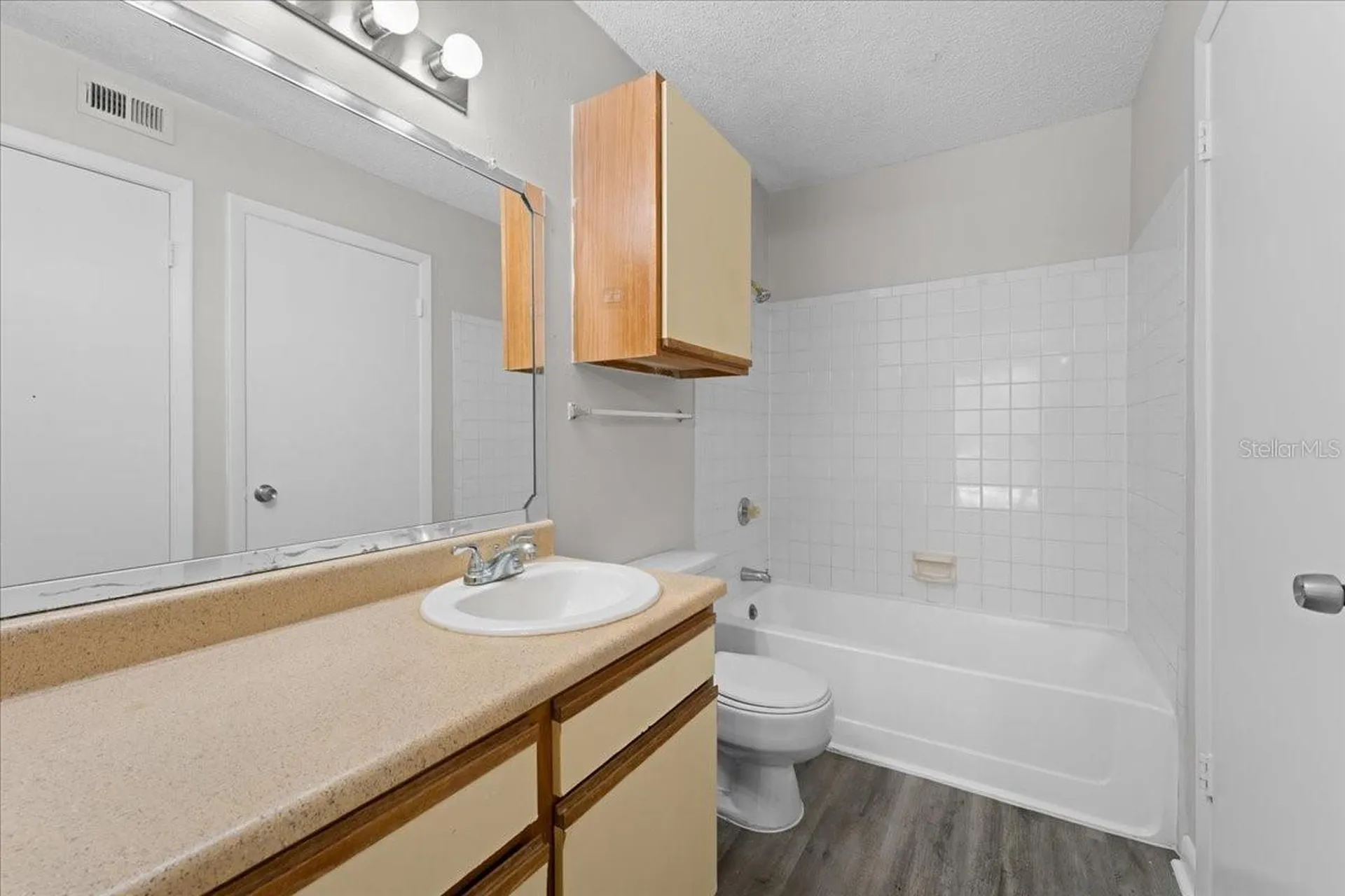 8641 Fancy Finch Drive Tampa FL 33614