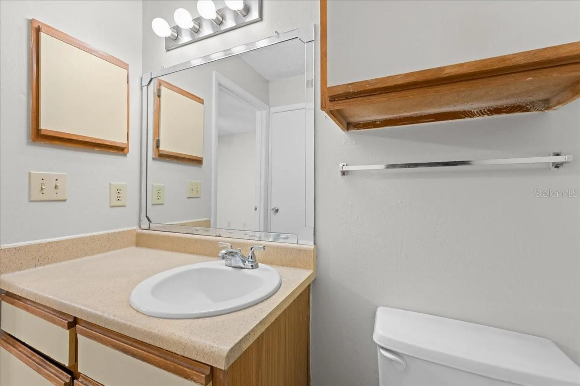 8641 Fancy Finch Drive Tampa FL 33614