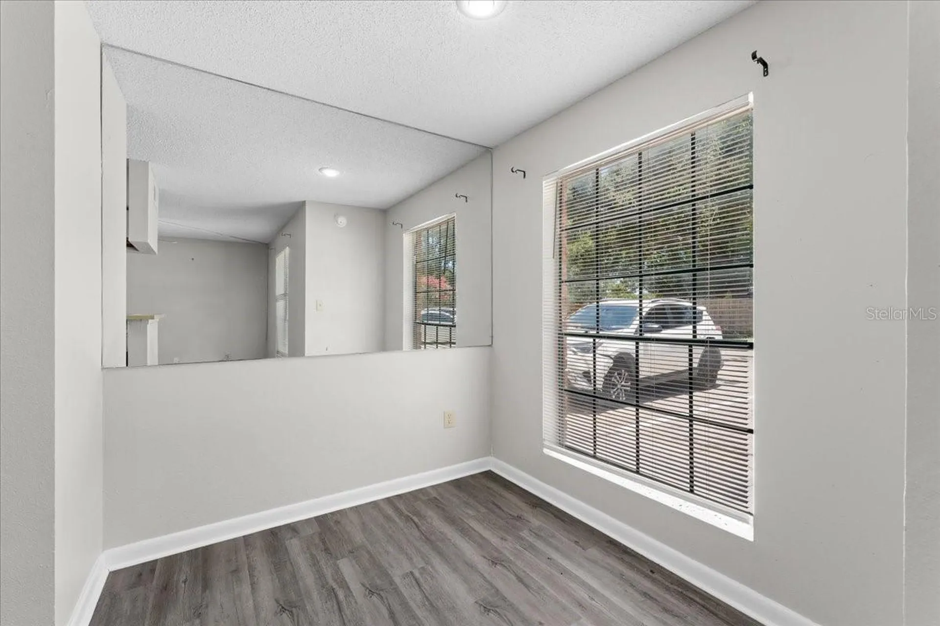 8641 Fancy Finch Drive Tampa FL 33614