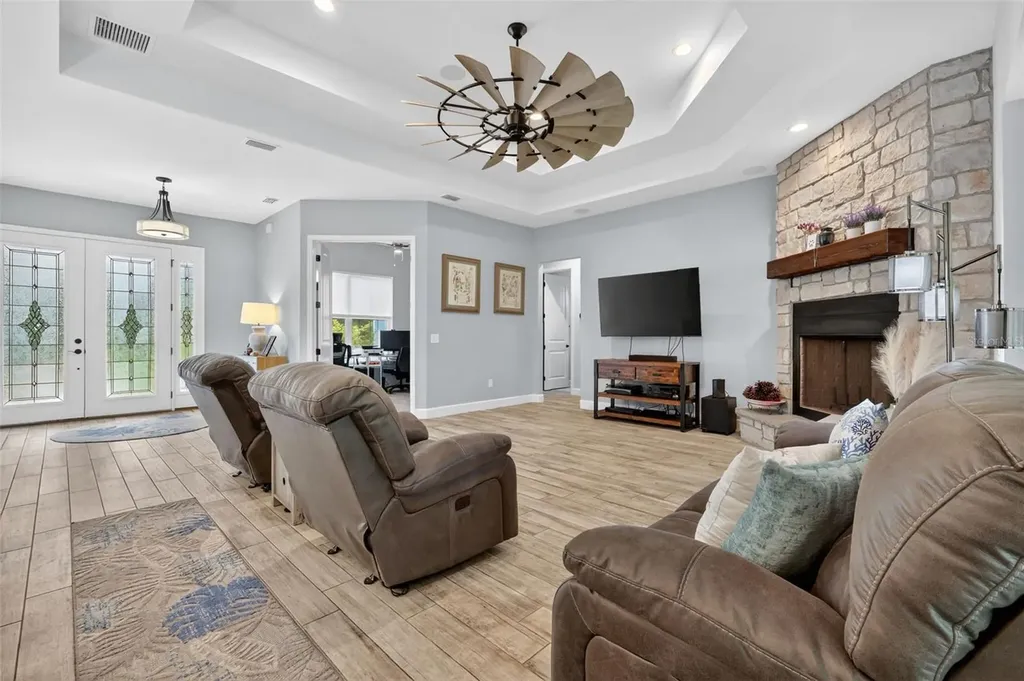 2075 County Road 243f Wildwood FL 34785
