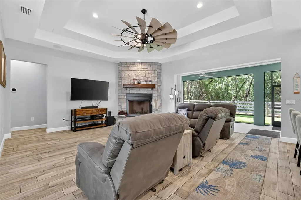 2075 County Road 243f Wildwood FL 34785