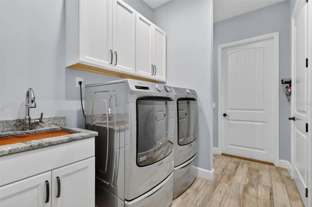 2075 County Road 243f Wildwood FL 34785