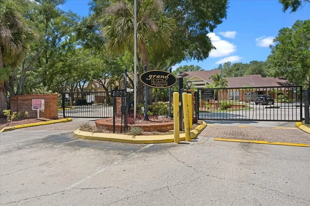 8641 Fancy Finch Drive Tampa FL 33614