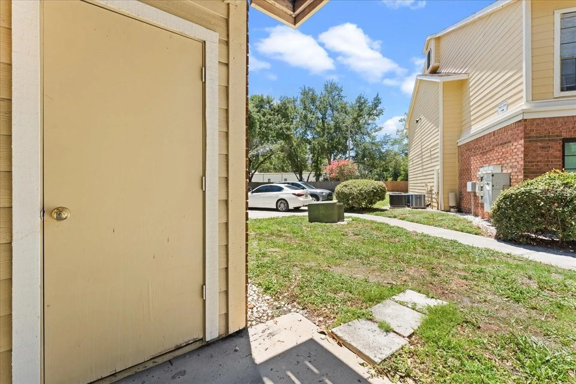 8641 Fancy Finch Drive Tampa FL 33614
