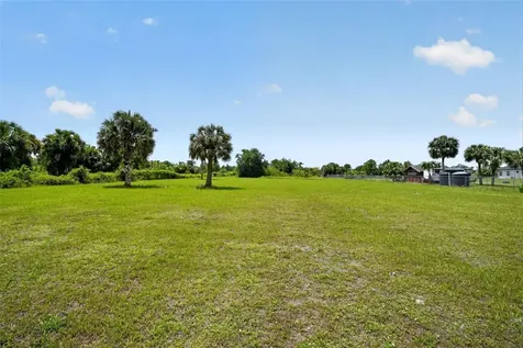 2760 39th Avenue NE Naples FL 34120