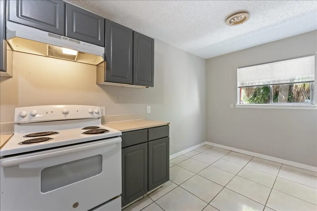 6345 Newtown Circle Tampa FL 33615