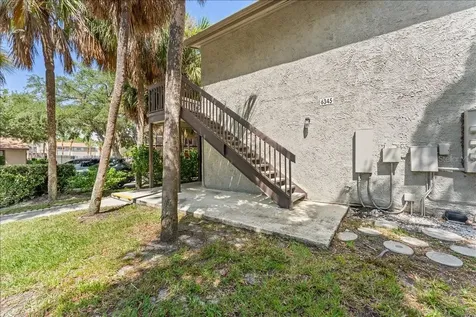 6345 Newtown Circle Tampa FL 33615
