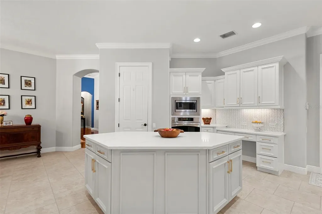 5717 Ternwater Place Lithia FL 33547