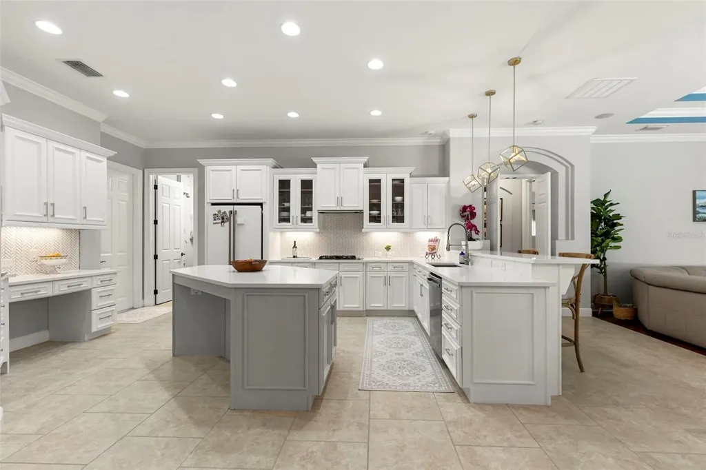 5717 Ternwater Place Lithia FL 33547