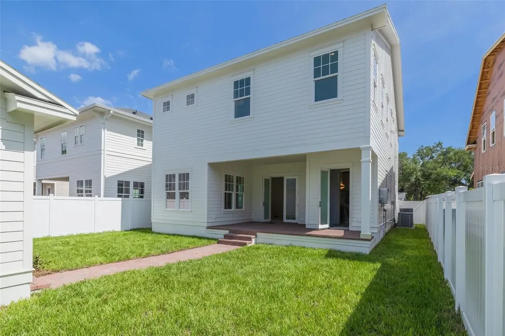 465 47th Avenue N St Petersburg FL 33703