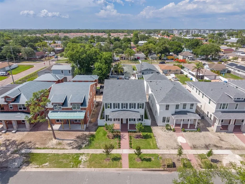 465 47th Avenue N St Petersburg FL 33703